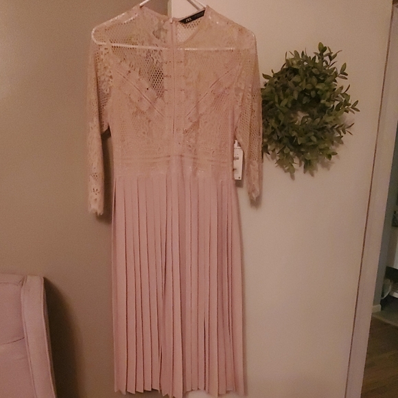 zara lace pleated dress